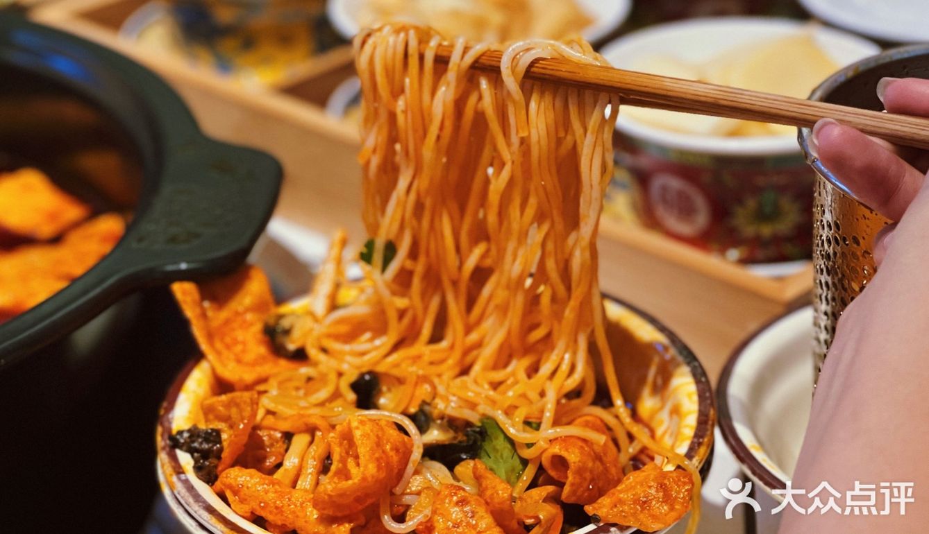 不允许还有任何人没吃过螺蛳粉火锅好嘛！！