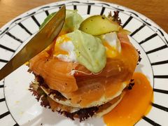 三文鱼水波蛋松饼-AFS Cafe & Canteen(闽江二路店)