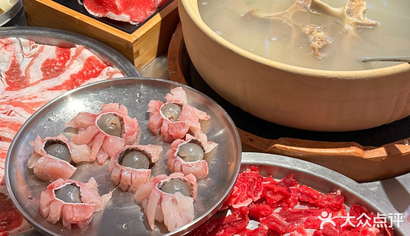 用牛骨几小时熬出来的高汤锅底好鲜美 牛大骨