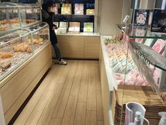 面包甜点陈列柜-好利来(朝外店)
