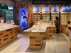 -LOOK眼镜·蔡司依视路配镜(宝山万达店)