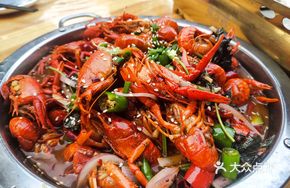 Stir-Fried Fresh Lobster with Garlic