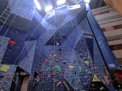 -山之巅攀岩馆(太古城店)