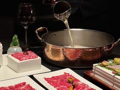 -左庭右院鲜牛肉火锅黑金店(陆家嘴中心店)