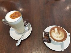 -Chom Cafe and Restaurant