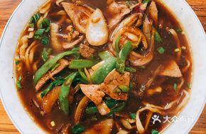 Green Pepper Stir-fried Pork Liver Noodles
