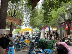 -文山荷鲜居(翠湖店)
