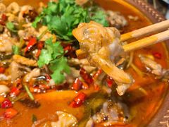 -沪小二炭火蛙锅(淮海中路美食不夜城店)