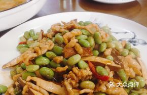 Stir-Fried Pork Shreds with Soybeans and Tofu Cubes