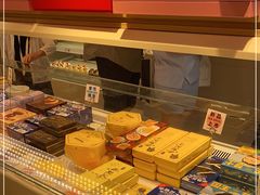 面包甜点陈列柜-好利来(鲁谷店)