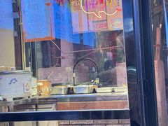 -爆炸头阿姨小四川正宗川味小吃(无任何分店)