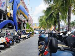 -三亚火车头万人海鲜广场