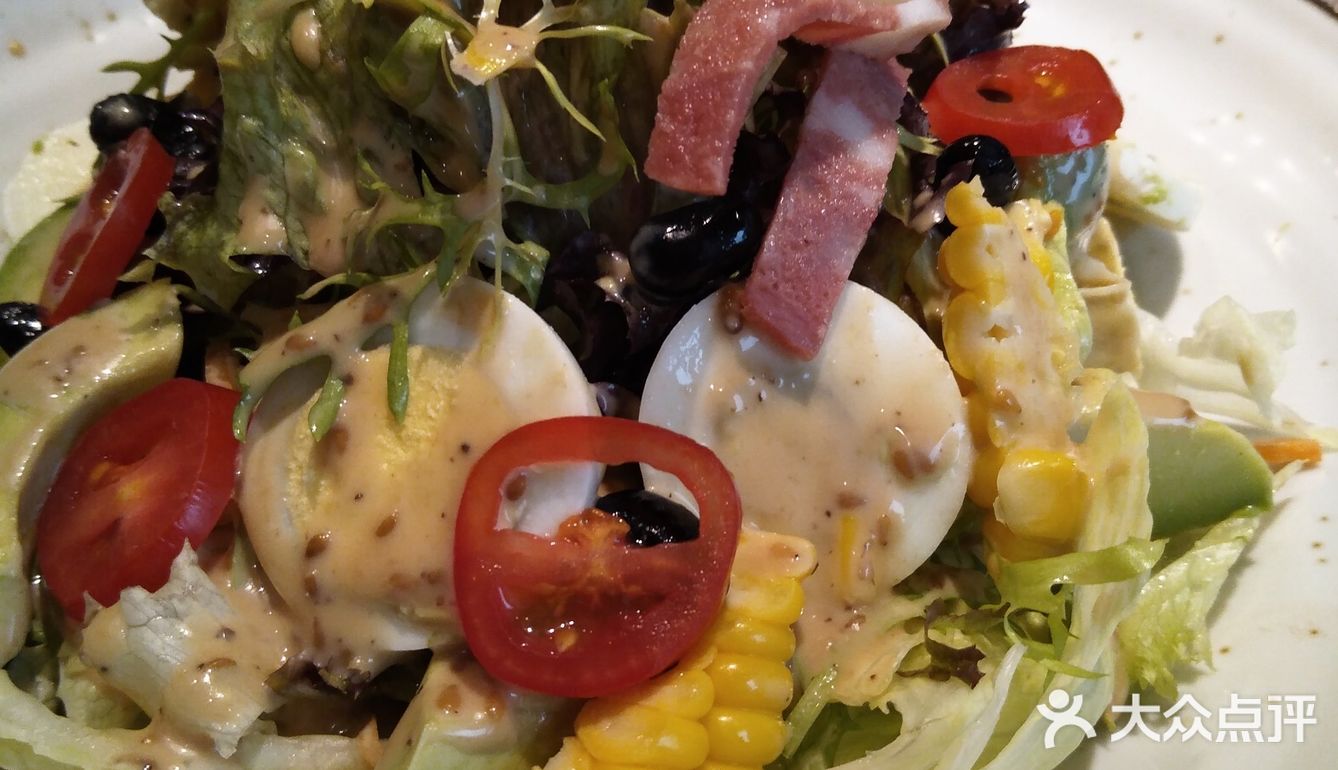 三角牛霖,店员一直帮忙在烤肉,外焦里嫩烤的好香哦