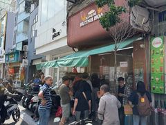 -Bánh Mì Huynh Hoa