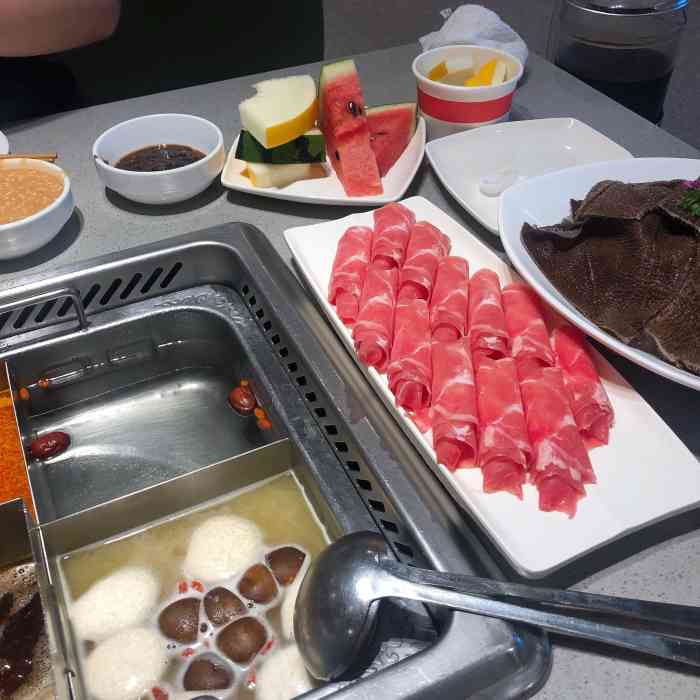 海底捞火锅(宝龙广场店)-"昨天和小伙伴去的早上九点多就排了号十.