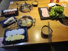 -呷哺呷哺(万达新世界店)