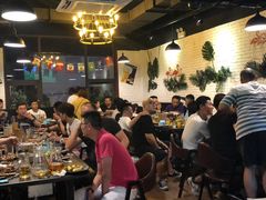 大堂-長壹旋转烤吧 农家鸡火锅