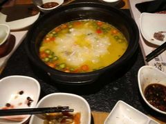 -洪氏嗨捞·广东猪肚鸡·椰子鸡火锅(西咸万象城店)