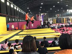 -嘿哟动霸CHUA·新潮玩运动娱乐中心·蹦床滑冰团建乐园