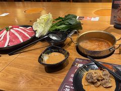 -呷哺呷哺(普陀乐购真北店)