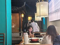 -佬麻雀·新湘菜(东方宝泰店)