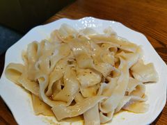 鸡汤皮带面-买福记大盘鸡新疆菜