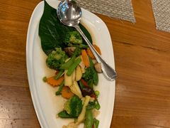 -Chom Cafe and Restaurant