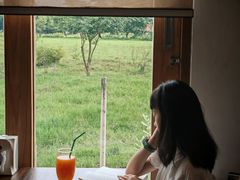 -Chom Cafe and Restaurant