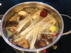 -唯爱KTV聚会餐厅(仙林东城汇店)