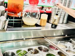 -成都你六姐·牛肉冒菜(信泰中心商场店)