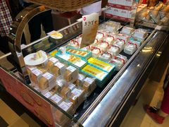 -85度C(生甜甜圈研究工坊·上海松江人民北路店)