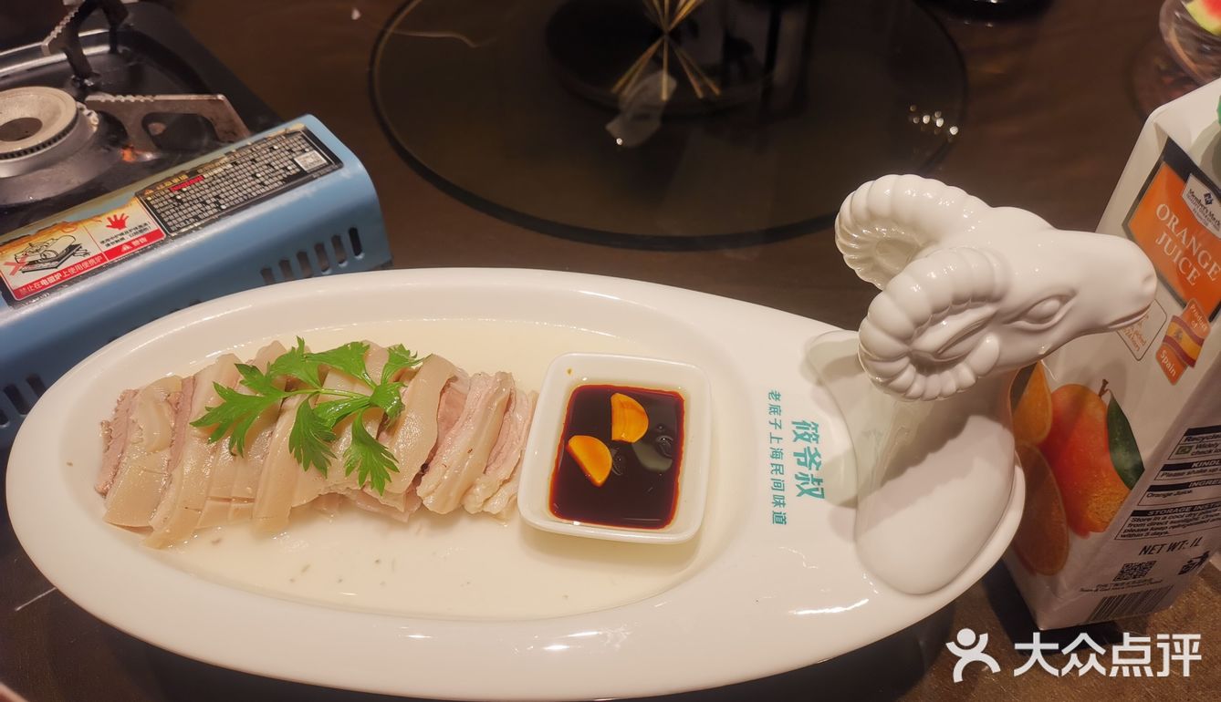 主打松江本帮菜，开了很久，特色菜是勾魂鱼，那个鱼汤真的挺勾魂