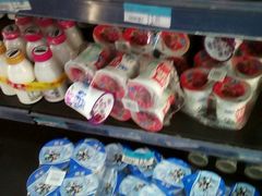 酸奶-沃尔玛购物广场(霖雨路店)