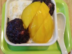芒果白雪黑糯米-满记甜品(巴黎春天宝山店)