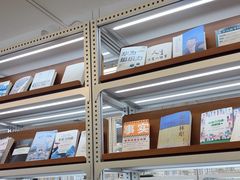 -无奔眼镜·蔡司·依视路授权店(朝阳大悦城店)