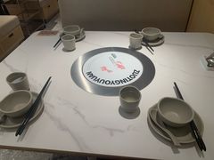 -左庭右院鲜牛肉火锅(金山万达店)