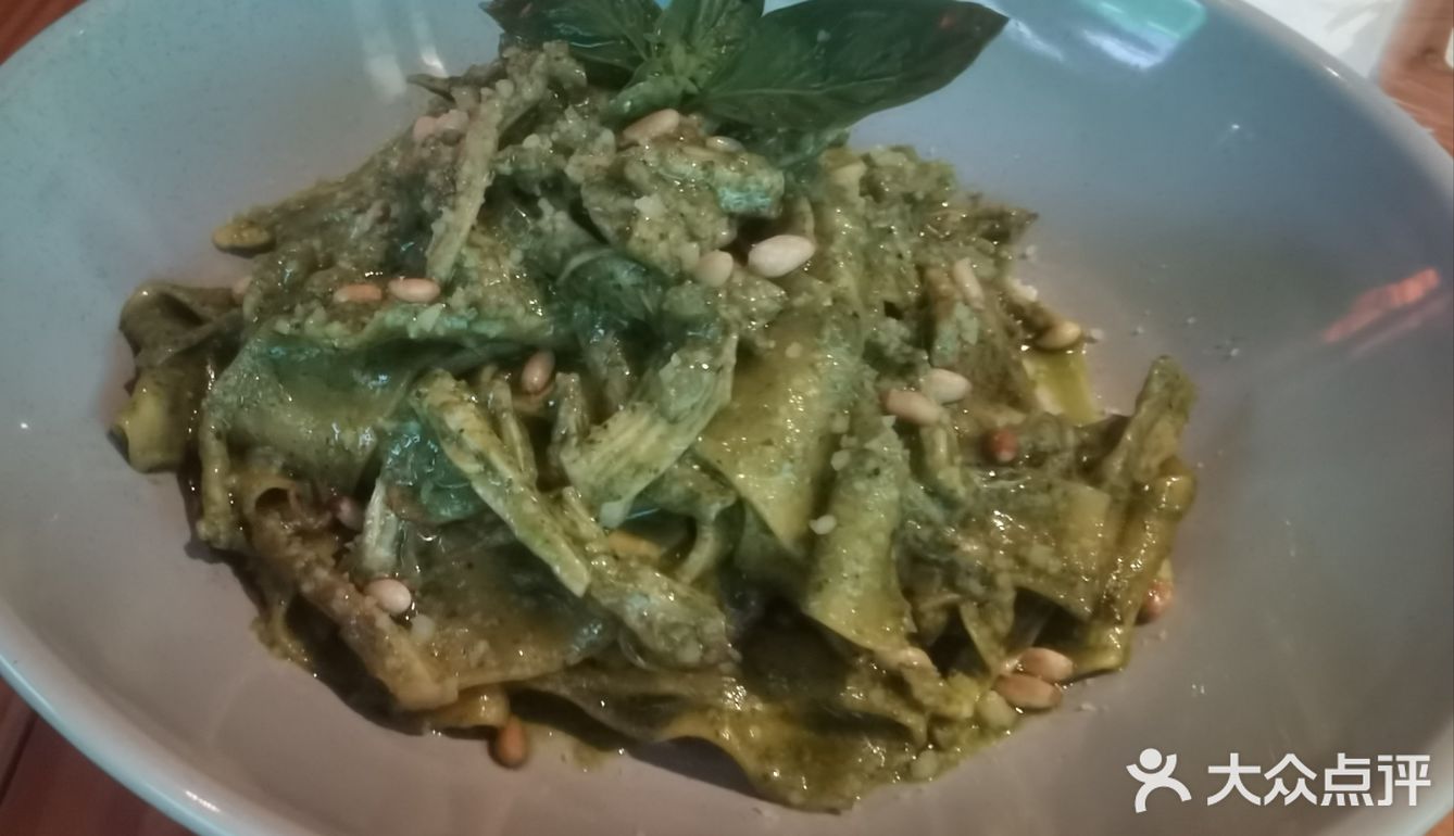 运动、看球、吃饭