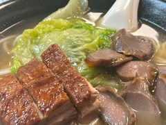 烧鹅拼卤水鹅肾粉-烧鹅濑(西华路店)