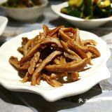 对于重口味的我来说，觉得少了点啥！藕片吃在嘴里太生了