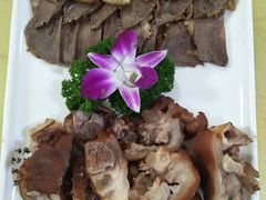 夹骨肉-鹤上俤杠面店