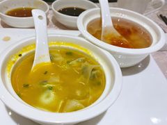 蟹粉小馄饨-新光酒家·河豚·海鲜·蟹料理(浦东店)