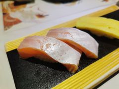 三文鱼腩寿司-羽寿司(东方宝泰店)