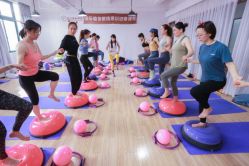 -亚太瑜伽普拉提学院