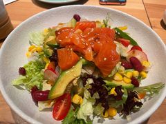 牛油果三文鱼沙拉-初居食屋日式料理(万象城购物中心店)