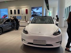 -TESLA 特斯拉(广州天环广场体验店)