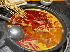 -两三事小郡肝串串香火锅(桂庙店)