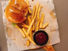 爱马仕牛肉汉堡-深蓝超市Alcohol Player餐酒吧