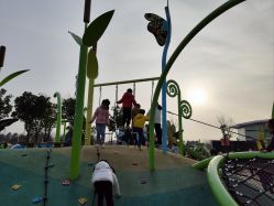 -季高兔窝窝亲子园(上海薰衣草公园店)