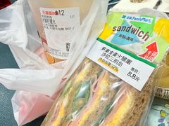 -全家便利店(杭州龙翔桥地铁站店)