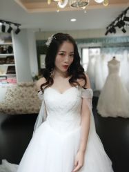 -雪莉美妆婚纱馆